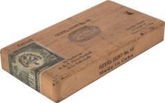 J. J. Fox Exclusives Hoyo de Monterrey Royal Hunt No.10 packaging