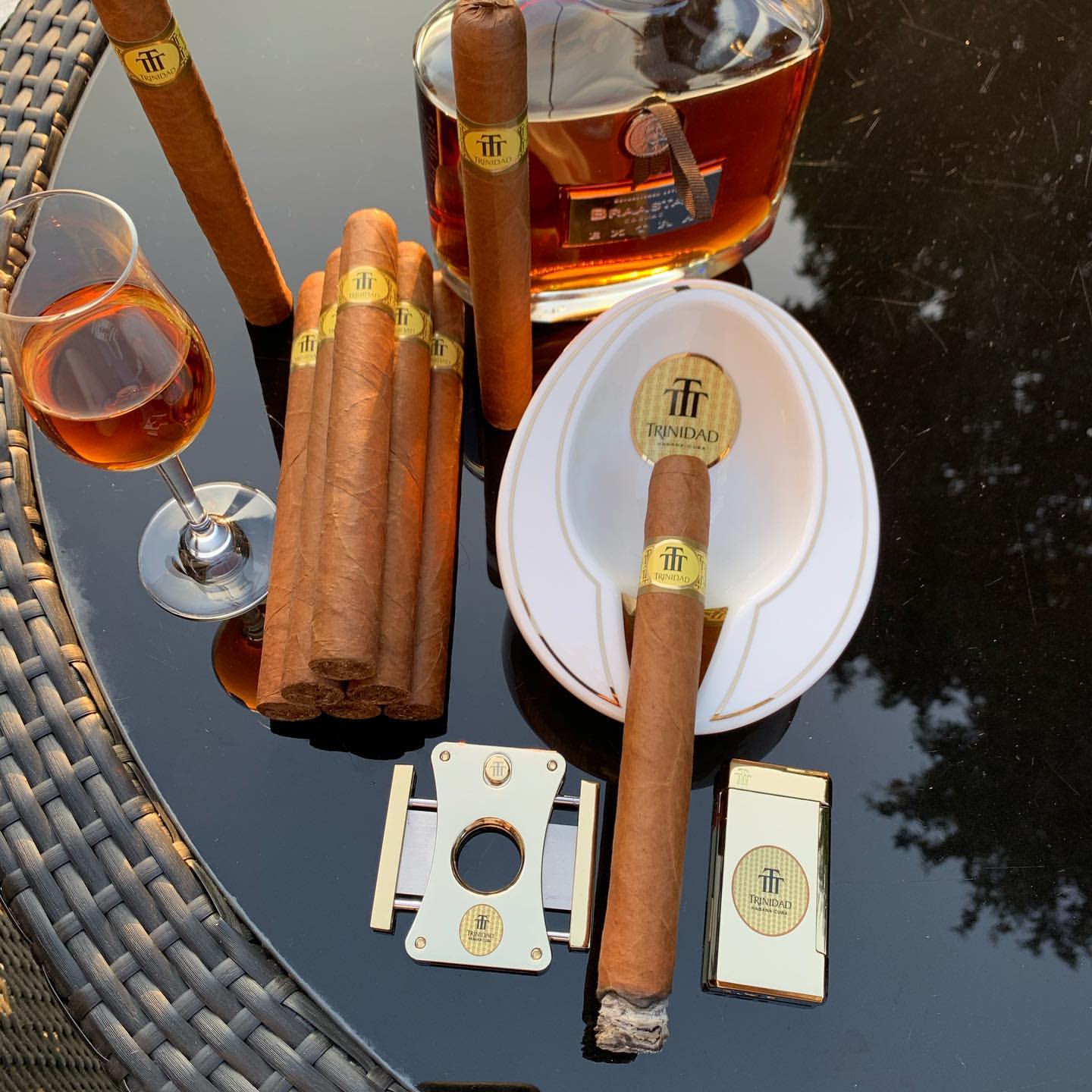 Tonight?s #itsnotamuseum 
Trinidad Casilda ????
Cognac Brassard Extra ????

Thank you @lcdh_almere_yuri and @cigarte_oficial 

Have a great Tuesday ??????